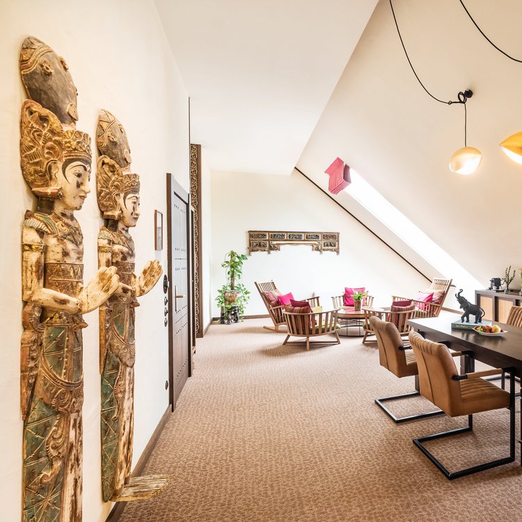 Exklusiver Dachgeschossbereich im Park-Hotel Hagenbeck – Afrikanische Eleganz trifft modernen Komfort