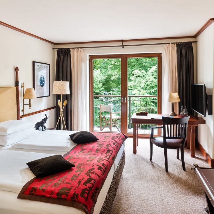 Afrika-Themenzimmer mit Balkon im Park-Hotel Hagenbeck – Stilvolles Ambiente mit Naturblick