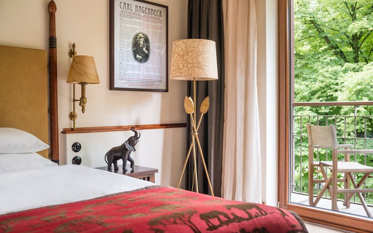 Afrika-Zimmer mit Balkon im Park-Hotel Hagenbeck – Naturverbundenheit trifft Design