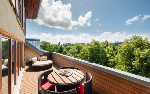 Dachterrasse im Park-Hotel Hagenbeck – Erholung mit Weitblick über Hamburg