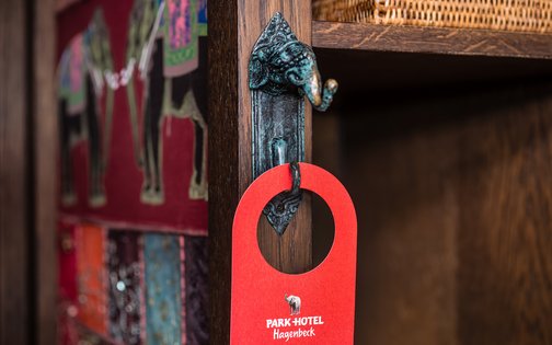 Detail im Afrika-Zimmer des Park-Hotel Hagenbeck – Stil bis ins kleinste Element