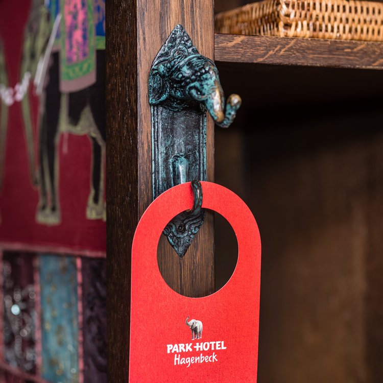 Detail im Afrika-Zimmer des Park-Hotel Hagenbeck – Stil bis ins kleinste Element