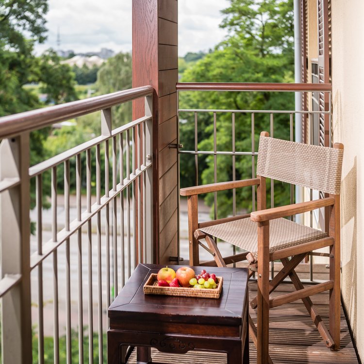 Privater Balkon im Park-Hotel Hagenbeck – Entspannung mit Ausblick ins Grüne