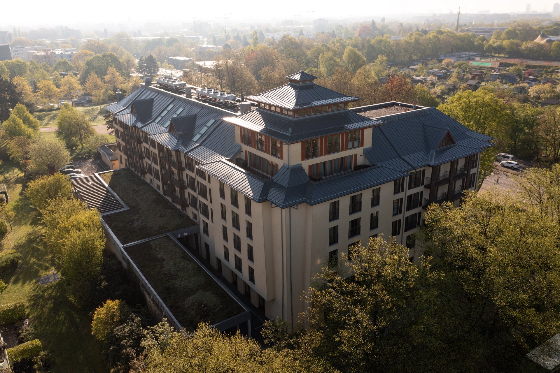 Aerial view of Park-Hotel Hagenbeck – located directly next to the zoo